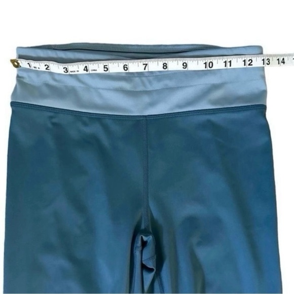 Fabletics Ella Shine Mid-Rise Printed Ultracool Crop Blue Leggings Sz Small - Picture 4 of 8